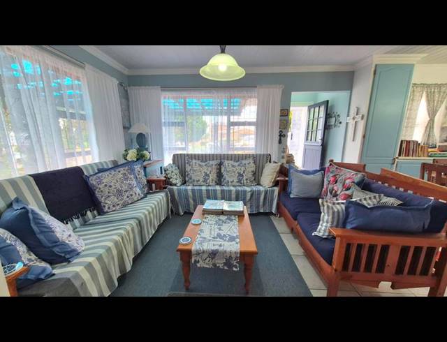4 BEDROOM HOUSE FOR SALE IN HARTENBOS HEUWELS